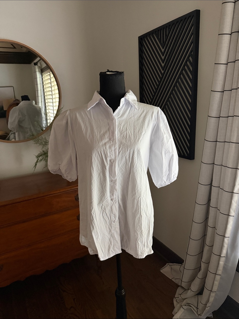 Amazon White Short-Sleeve Button Down puff sleeve shirt medium